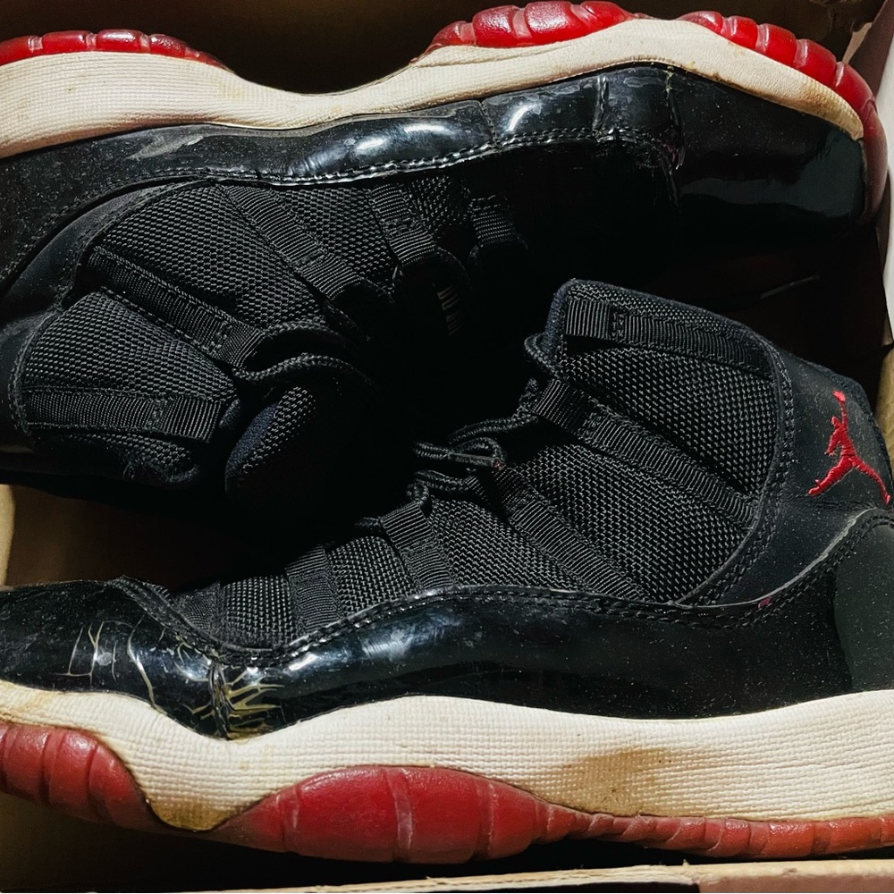 Jordan Retro 11 (BRED) Sneakers size 7 USED